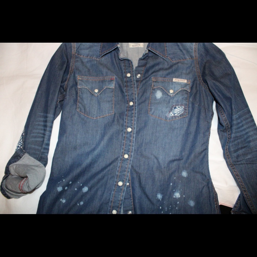 Lucky Brand Jean Button Up!